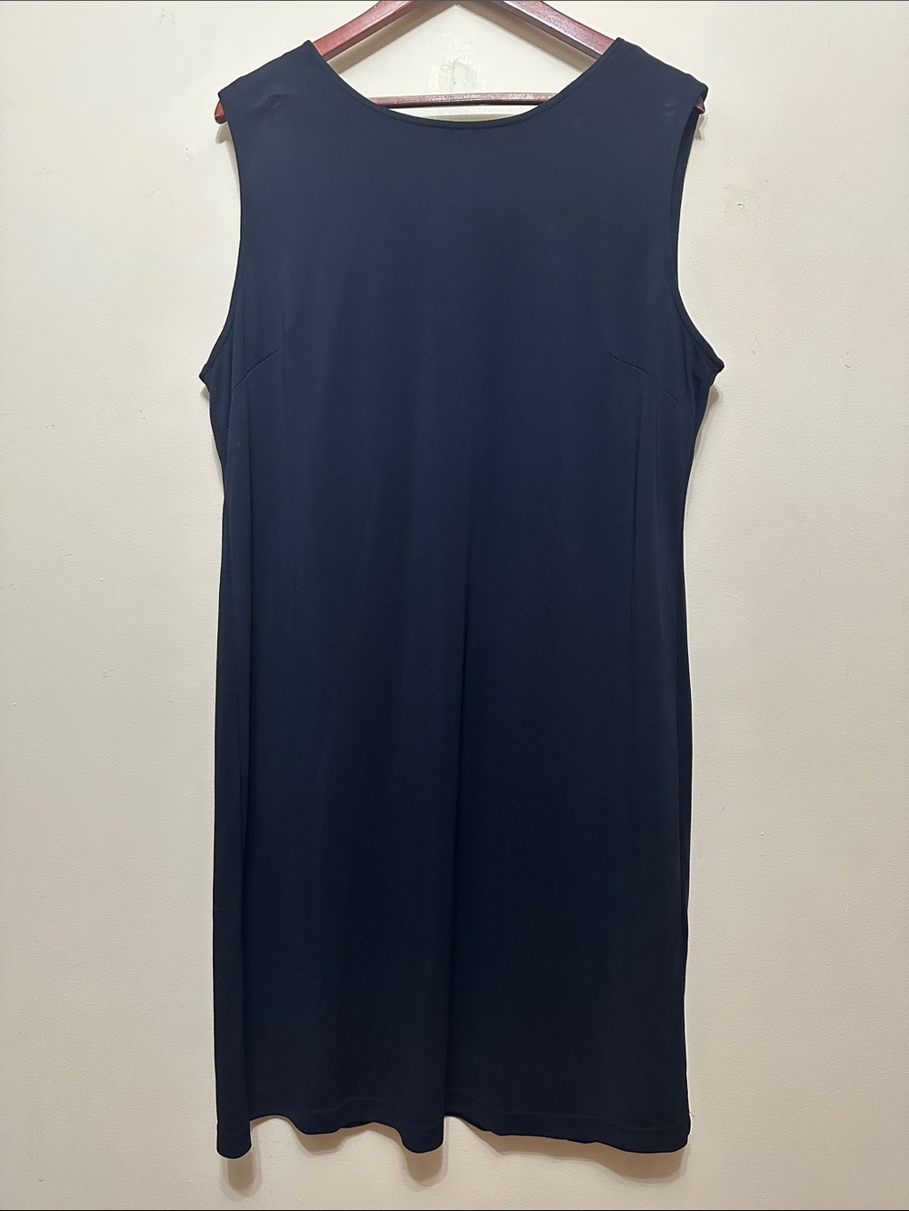 Classic Sleeveless Black Midi Dress